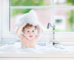 ce473389886a5fa585cbc7ce81b33960 246x200 - ワキガ対策にお風呂が良いってホント！？