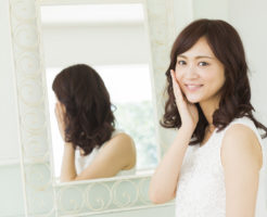 5b5fe5539e0bb7dbc94a8968fd04dc1c 246x200 - 美容プロ公認！「化粧直しパウダー」はこの３つから選べ！